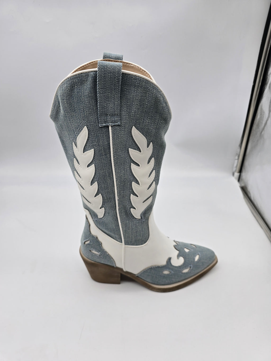 Caro JAX: The Western Muse – Cowboy Boots for Bold Women